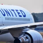 a united airlines widebody plane