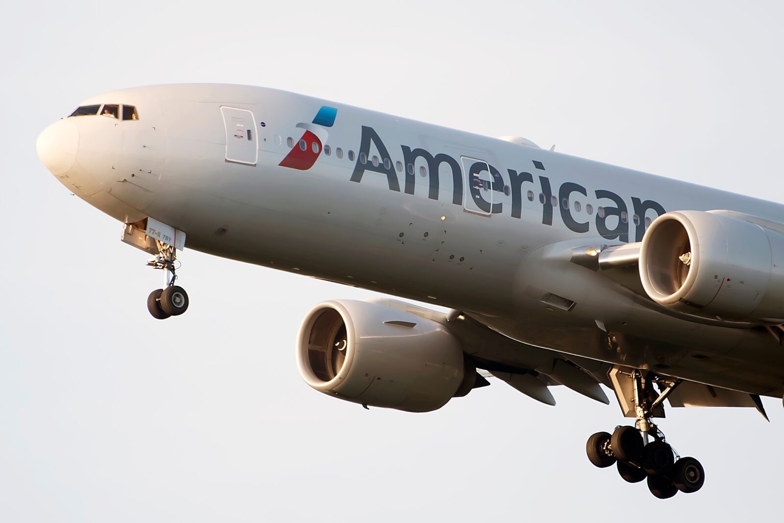an american airlines boeing 777