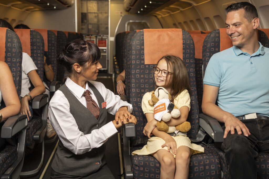easyjet cabin crew