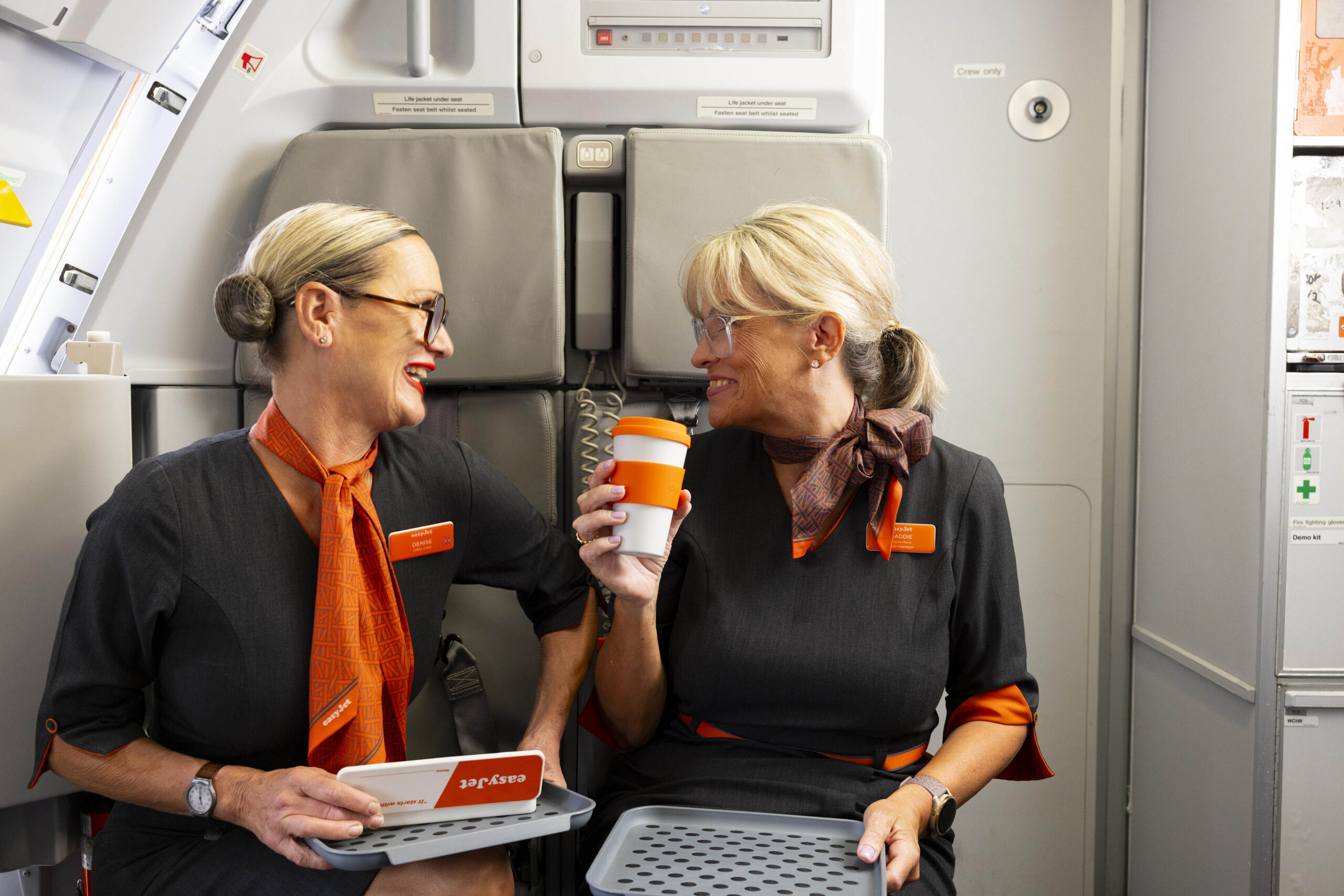 easyjet cabin crew
